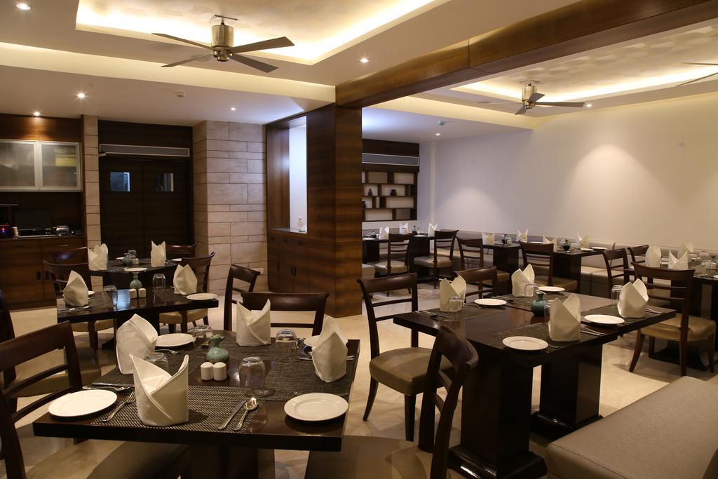 Lemon Tree Hotel Candolim Exterior photo