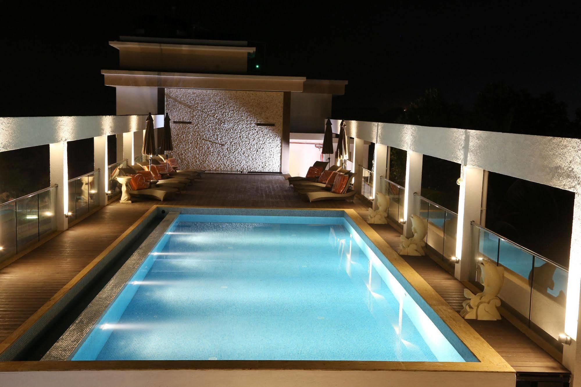 Lemon Tree Hotel Candolim Exterior photo