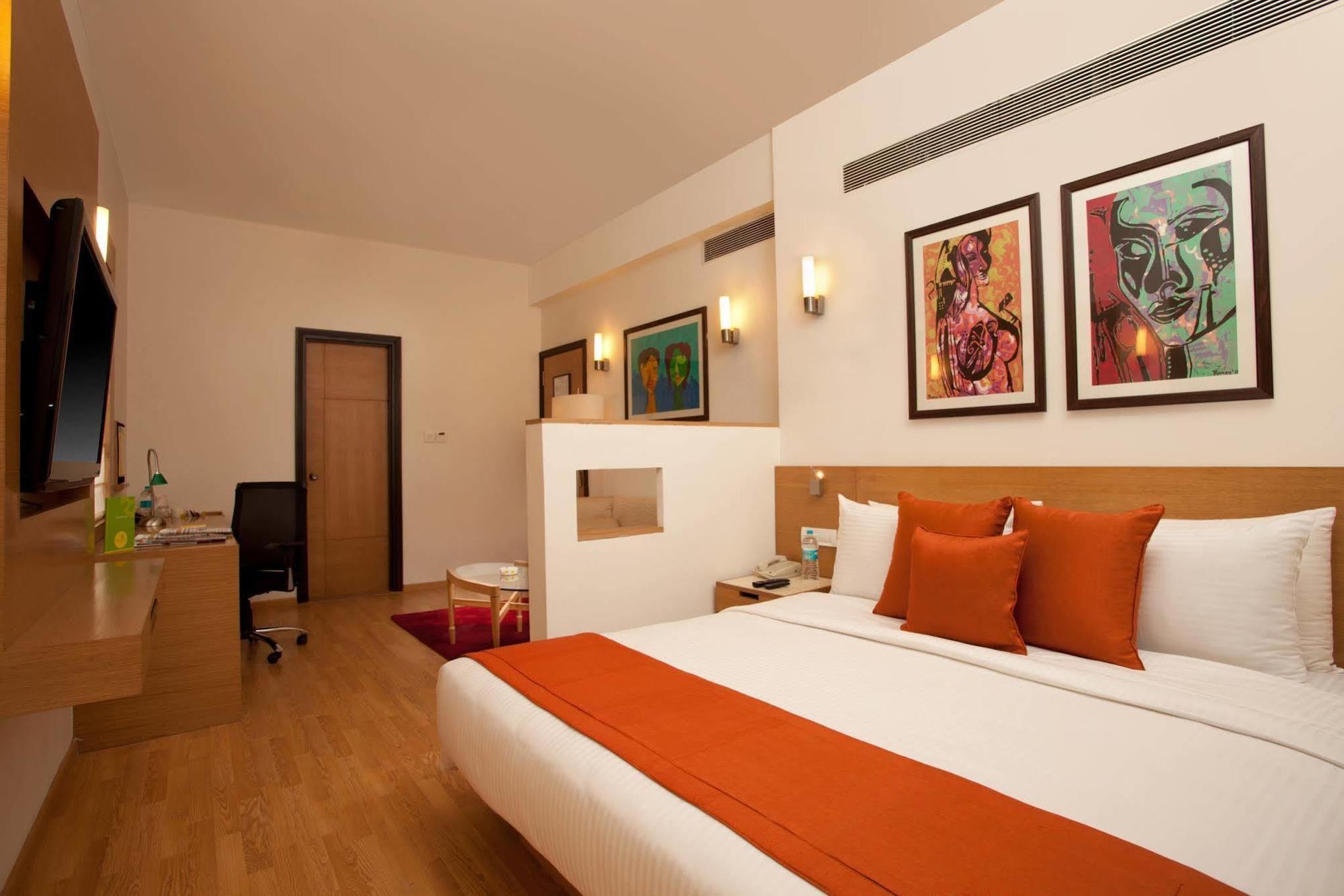 Lemon Tree Hotel Candolim Exterior photo
