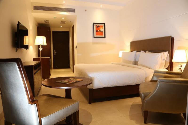 Lemon Tree Hotel Candolim Exterior photo