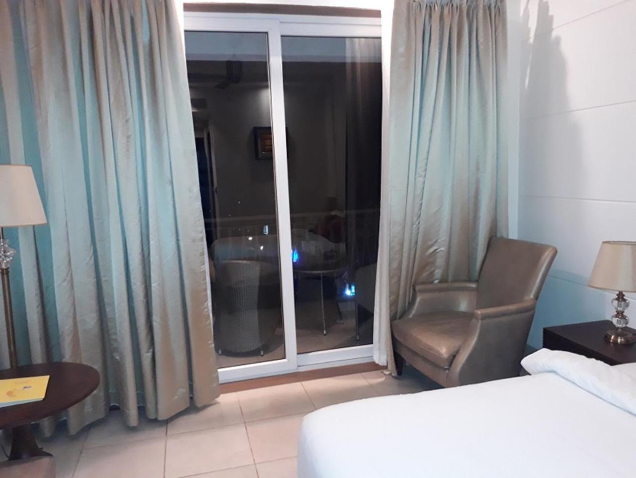 Lemon Tree Hotel Candolim Exterior photo
