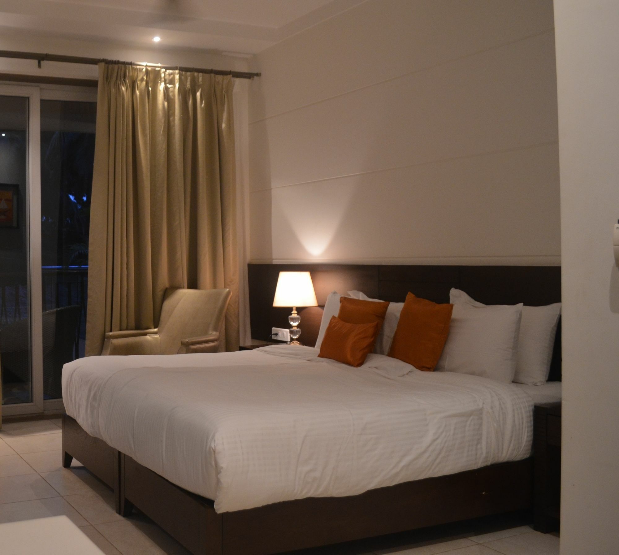 Lemon Tree Hotel Candolim Exterior photo